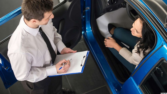 Thỏa thuận về giá cả và các điều khoản thuê xe trước khi thuê xe